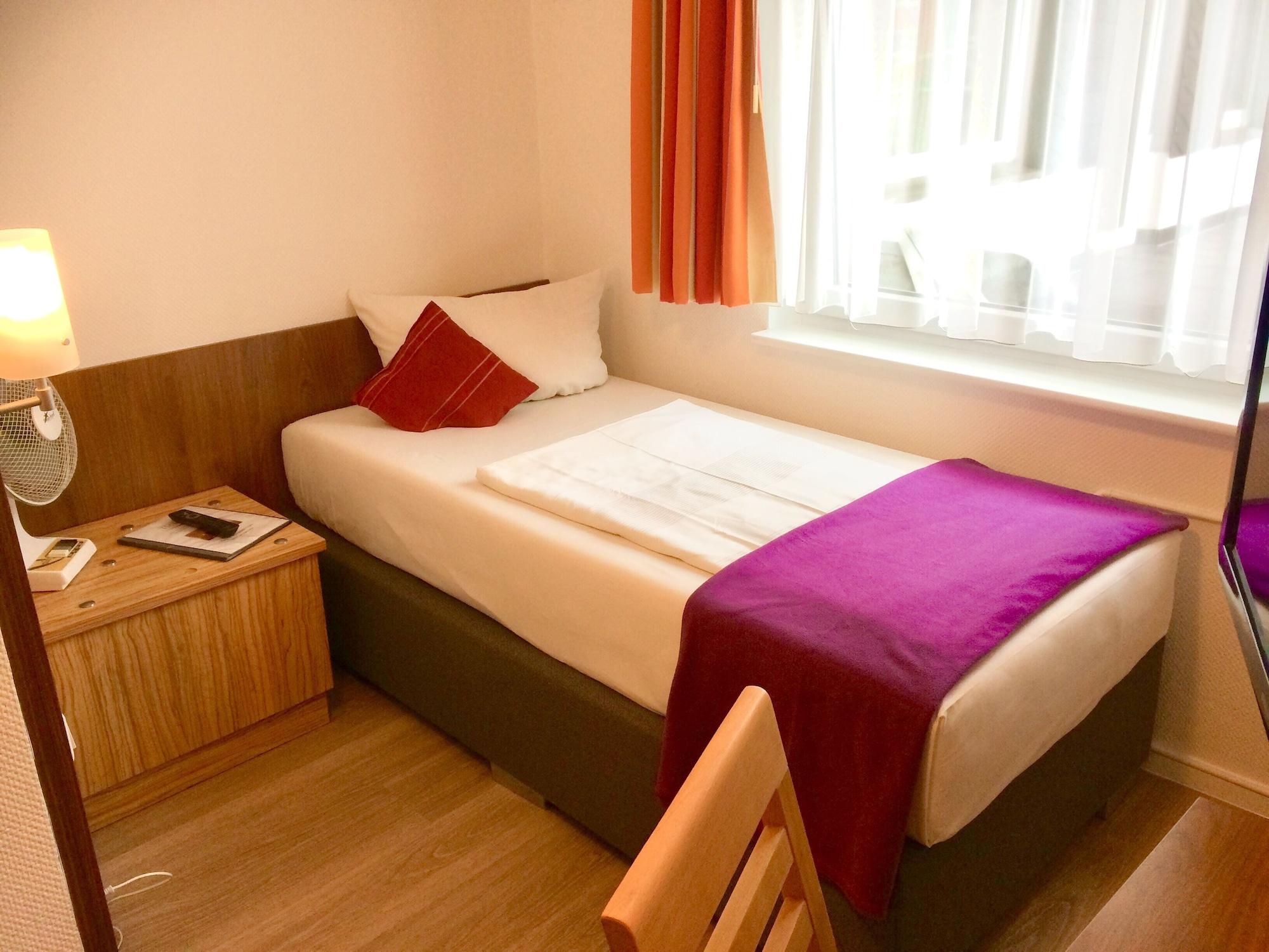Hotel Triton Colonia Esterno foto